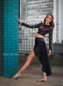 Graduating-Senior-Girl-Session-by-Mallie-Girl-Photography